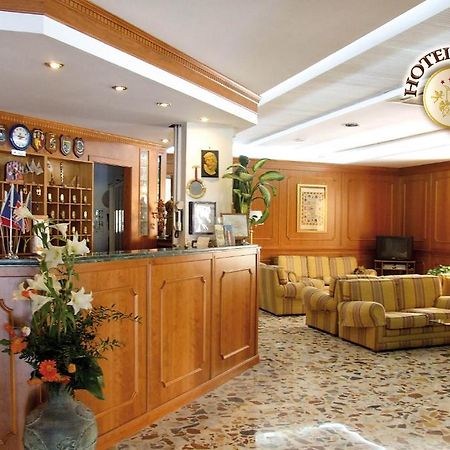 Hotel Capys Capua Buitenkant foto