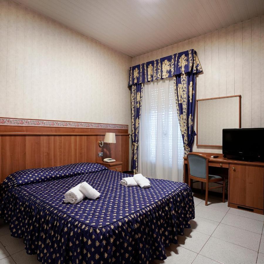 Hotel Capys Capua Buitenkant foto