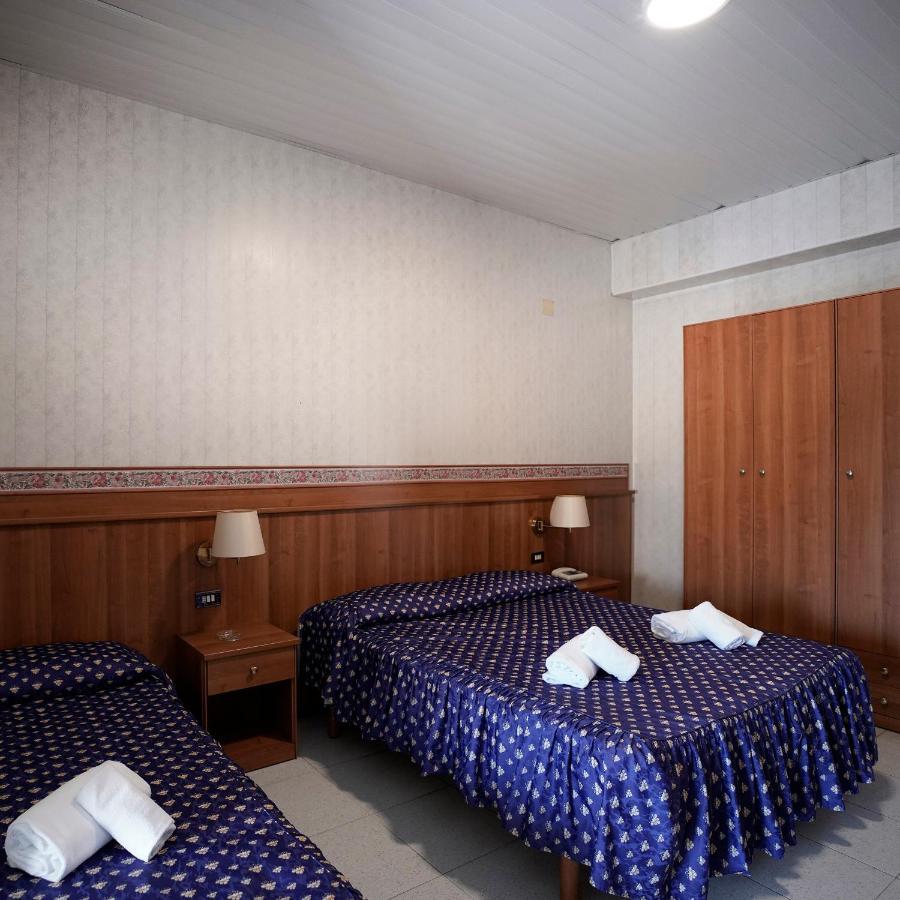 Hotel Capys Capua Buitenkant foto