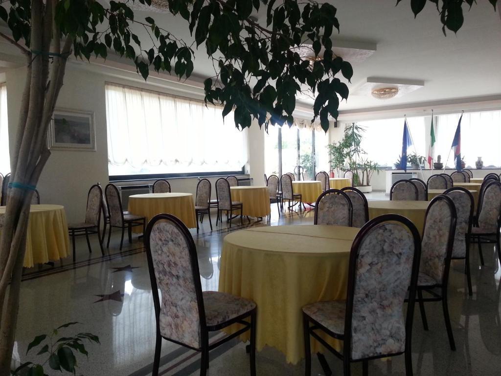 Hotel Capys Capua Buitenkant foto