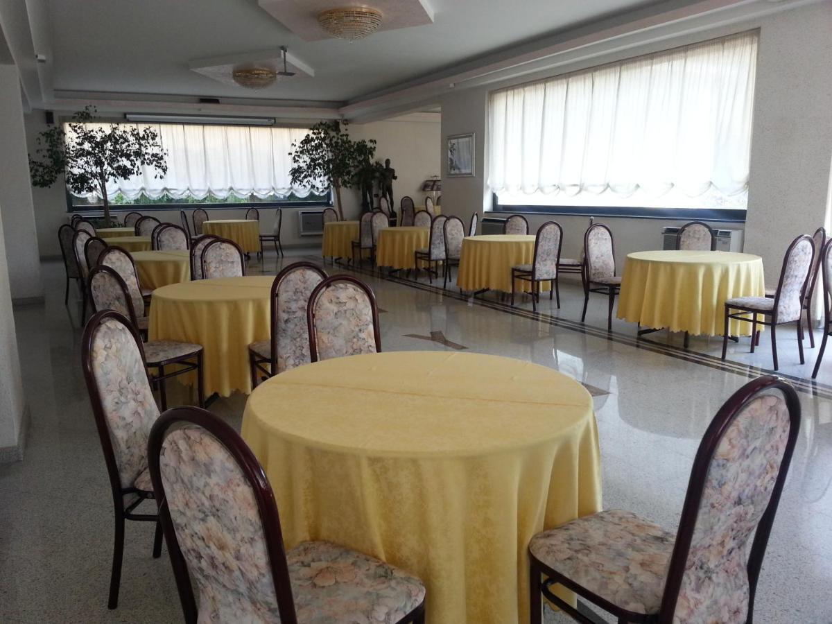 Hotel Capys Capua Buitenkant foto
